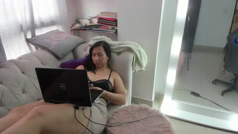 Emma online show from 12-21-24, 08:10