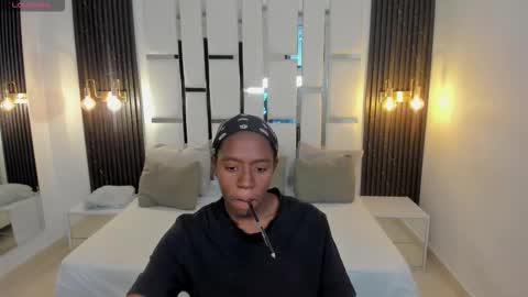 Emma online show from 11-25-25, 01:55