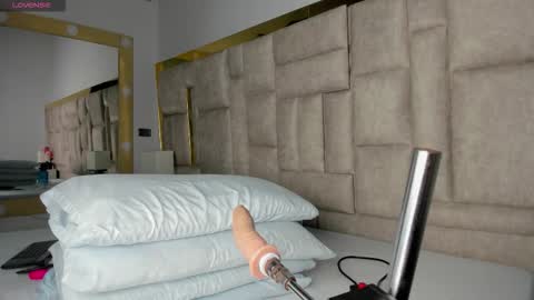 _eris_rose online show from 12-22-25, 07:44