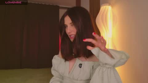 _esmeraldiyaa_ online show from 04-17-26, 06:55