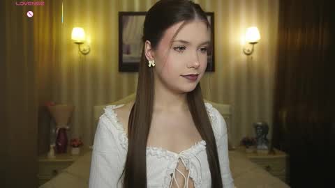 Snapshot of _eva_lee chatting on 09-26-25, 05:39 Alice online show from 09-26-25, 05:39