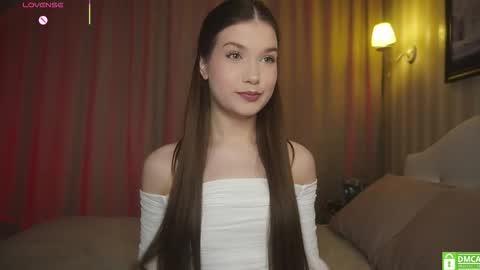 Snapshot of _eva_lee chatting on 10-22-25, 06:57 Alice online show from 10-22-25, 06:57