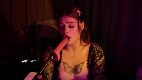 Eva Lane online show from 10-08-25, 07:39