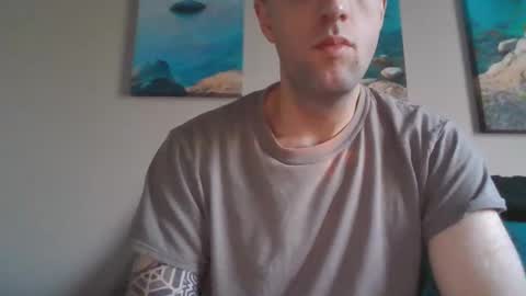 Snapshot of _evianxx chatting on 11-23-25, 05:24 _evianxx online show from 11-23-25, 05:24