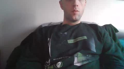 Snapshot of _evianxx chatting on 12-02-25, 06:25 _evianxx online show from 12-02-25, 06:25