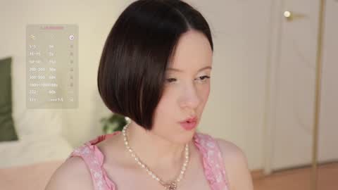 Snapshot of _female_essence_ chatting on 12-27-24, 12:50 Essie online show from 12-27-24, 12:50