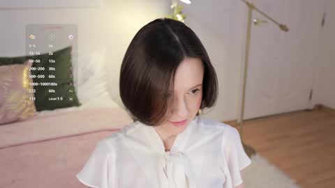 Snapshot of _female_essence_ chatting on 01-05-25, 09:47 Essie online show from 01-05-25, 09:47