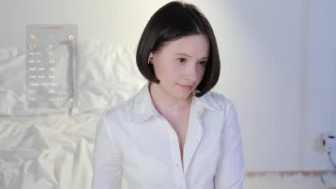 Snapshot of _female_essence_ chatting on 01-29-25, 10:22 Essie online show from 01-29-25, 10:22