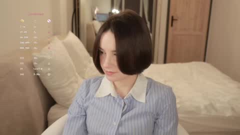 Essie  online show from 04-25-26, 07:22