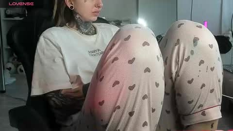 Alis online show from 11-19-25, 08:58