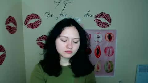 Snapshot of _foxy_lady chatting on 11-06-25, 07:20 Alice online show from 11-06-25, 07:20