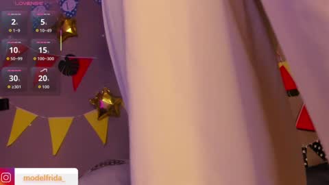 Snapshot of _frida_1 chatting on 09-23-25, 01:14 Frida online show from 09-23-25, 01:14