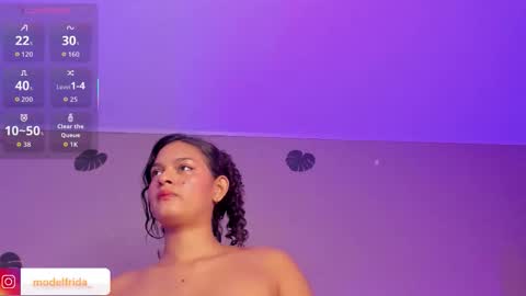 Snapshot of _frida_1 chatting on 10-08-25, 01:09 Frida online show from 10-08-25, 01:09