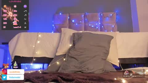 Snapshot of _frida_1 chatting on 12-04-25, 01:20 Frida online show from 12-04-25, 01:20