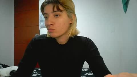 Mia-foster online show from 05-05-26, 06:49