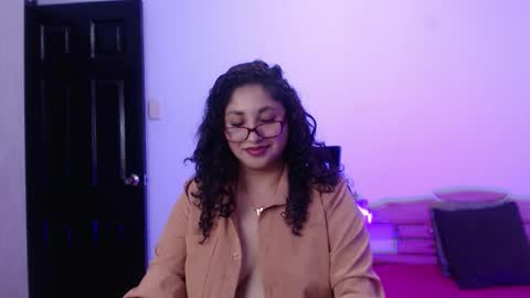 Gia Independent model online show from 12-17-25, 10:38