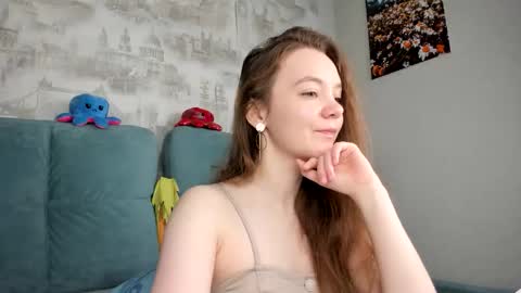 _ginyy_ online show from 10-24-25, 05:04