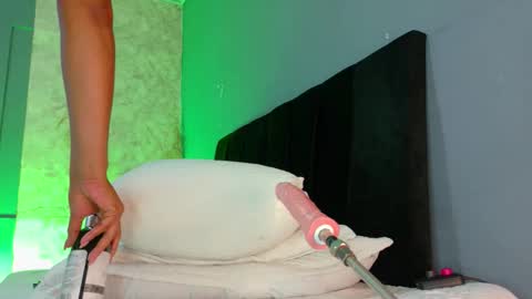 Snapshot of _gretta1 chatting on 09-30-25, 09:20 Gretta online show from 09-30-25, 09:20