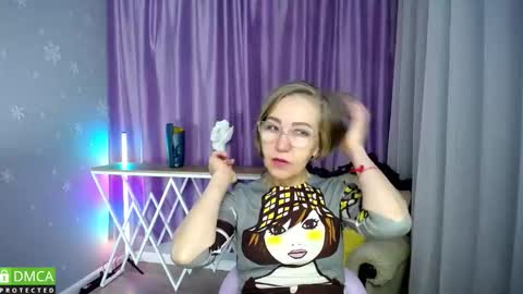 _greybunny_ online show from 10-26-25, 09:59