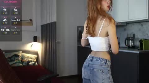 Snapshot of _guesswhat_ chatting on 09-24-25, 01:47 Katarina online show from 09-24-25, 01:47