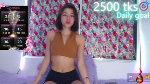 Gwen online show from 02-05-25, 05:20