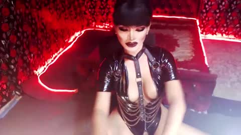 Snapshot of _hailyourqueenx chatting on 02-25-25, 01:52 GoDDess Chloe online show from 02-25-25, 01:52