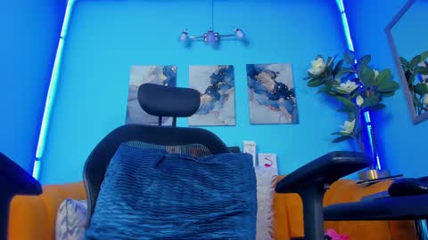 Snapshot of _hairybeard_ chatting on 02-27-25, 12:45 Mathews online show from 02-27-25, 12:45