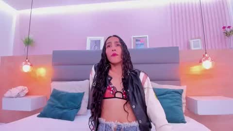 Snapshot of _hanna_bakerr_ chatting on 10-17-25, 09:50 Hanna online show from 10-17-25, 09:50