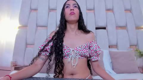 Snapshot of _hanna_bakerr_ chatting on 10-24-25, 09:44 Hanna online show from 10-24-25, 09:44