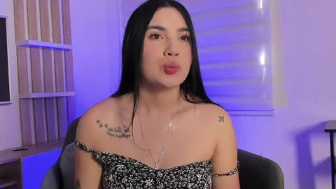 Snapshot of _hanna_gomez chatting on 04-21-26, 12:44 hanna online show from 04-21-26, 12:44