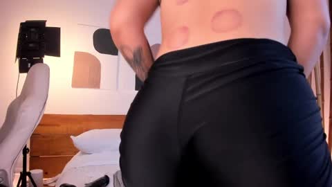 Snapshot of _hanna_johnson_ chatting on 01-28-25, 03:25 Hanna johnson online show from 01-28-25, 03:25