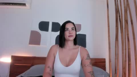 Snapshot of _hanna_johnson_ chatting on 06-14-26, 02:09 Hanna johnson online show from 06-14-26, 02:09