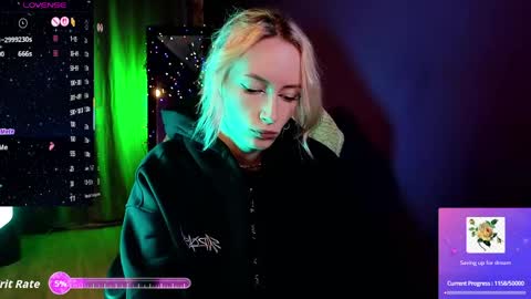 Snapshot of _helencarter chatting on 05-24-26, 08:36 Helen Carter 3 Next stream 2330 MSC online show from 05-24-26, 08:36