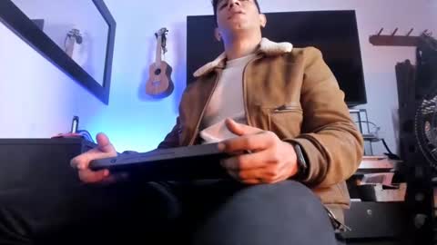 Snapshot of _heracles1 chatting on 12-08-24, 03:45 Heracles online show from 12-08-24, 03:45