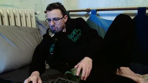 Manuel online show from 02-17-25, 01:25