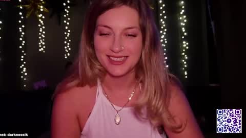 Snapshot of _hypnotic_gaze_ chatting on 03-07-25, 11:18 Nessy  online show from 03-07-25, 11:18