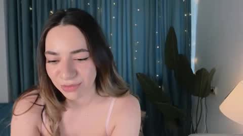 Snapshot of _ilona_holmes_ chatting on 02-09-25, 09:16 Ilona online show from 02-09-25, 09:16