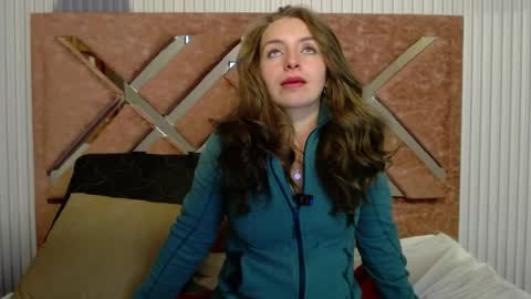 Snapshot of _isaabellaa chatting on 05-09-26, 03:17 Isa online show from 05-09-26, 03:17