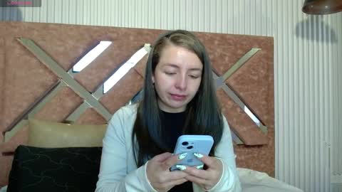 Snapshot of _isaabellaa chatting on 05-10-26, 02:11 Isa online show from 05-10-26, 02:11