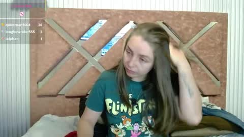 Snapshot of _isaabellaa chatting on 05-11-26, 02:45 Isa online show from 05-11-26, 02:45