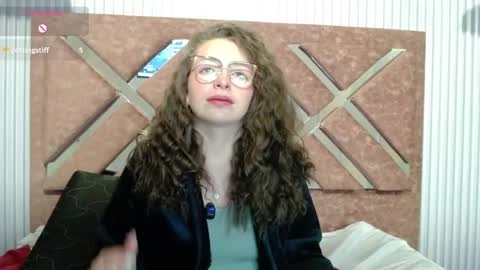 Snapshot of _isaabellaa chatting on 05-23-26, 01:59 Isa online show from 05-23-26, 01:59