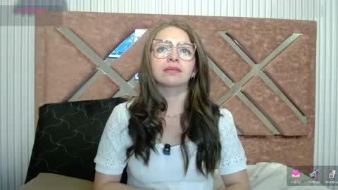 Snapshot of _isaabellaa chatting on 06-02-26, 01:02 Isa online show from 06-02-26, 01:02