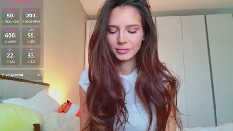 isia online show from 10-31-25, 07:53