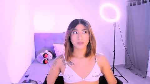 Snapshot of _isis_r chatting on 03-25-26, 07:20 _isis_r online show from 03-25-26, 07:20