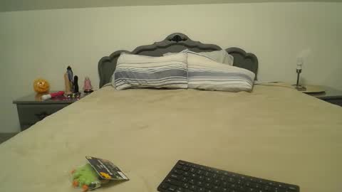  ittybitty online show from 10-31-25, 12:44