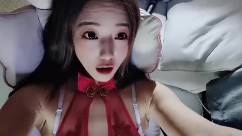 Snapshot of _iuiu_ chatting on 12-31-24, 11:53 UU online show from 12-31-24, 11:53