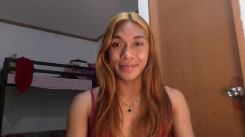 Snapshot of _iwantyourx chatting on 10-19-25, 04:18 KIA online show from 10-19-25, 04:18