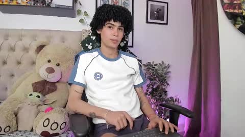 Snapshot of _jaay77 chatting on 12-13-24, 10:55 Jay online show from 12-13-24, 10:55