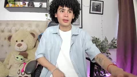 Snapshot of _jaay77 chatting on 12-18-24, 08:25 Jay online show from 12-18-24, 08:25