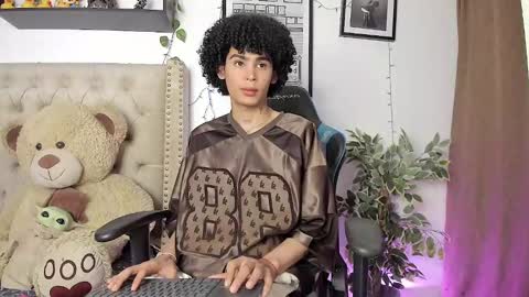 Snapshot of _jaay77 chatting on 12-18-24, 11:30 Jay online show from 12-18-24, 11:30